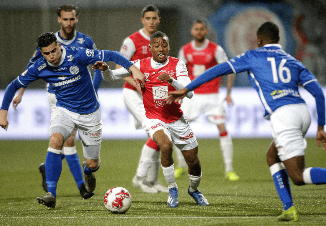 今晚体能课后,摩纳哥防线松动备战社区盾,引发热议,团队化学反应显著 今晚体能课后,摩纳哥防线松动备战社区盾,引发热议,团队化学反应显著