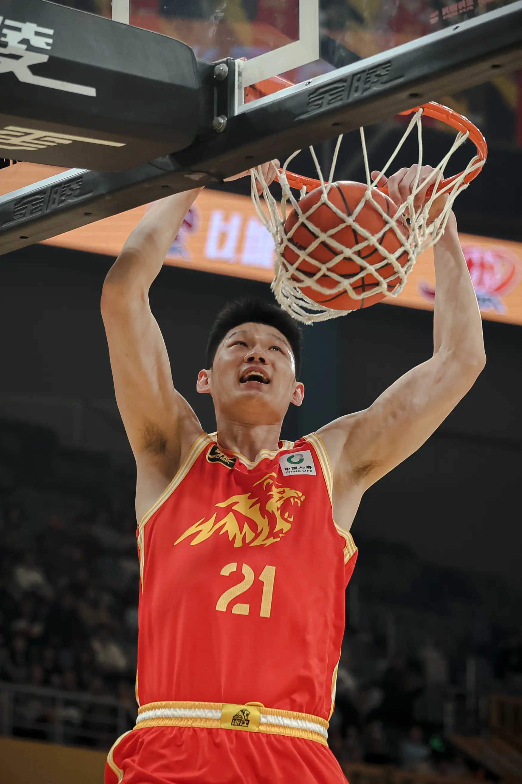 广东宏远迎CBA常规赛关键赛;赛后绝杀压哨;悬念犹存;纪律约束更严格(广东宏远最新签约消息) 广东宏远迎CBA常规赛关键赛;赛后绝杀压哨;悬念犹存;纪律约束更严格(广东宏远最新签约消息)